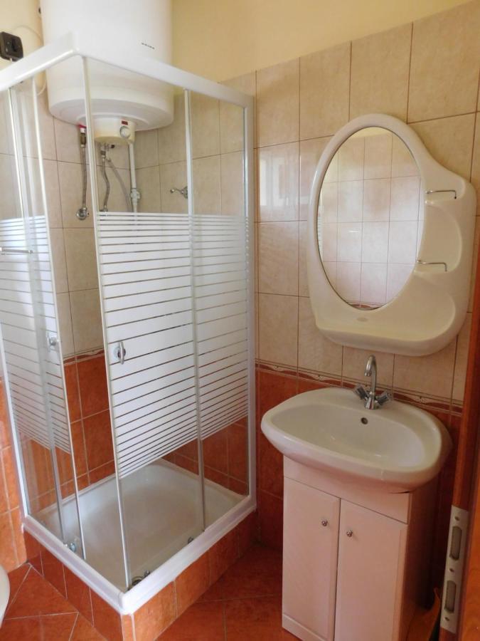 Apartamento Balatonpart-Lak Balatonfenyves Exterior foto