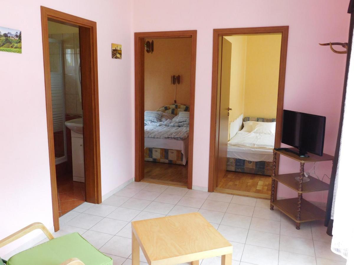 Apartamento Balatonpart-Lak Balatonfenyves Exterior foto