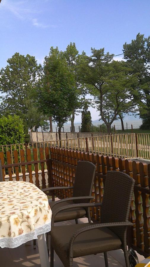 Apartamento Balatonpart-Lak Balatonfenyves Exterior foto